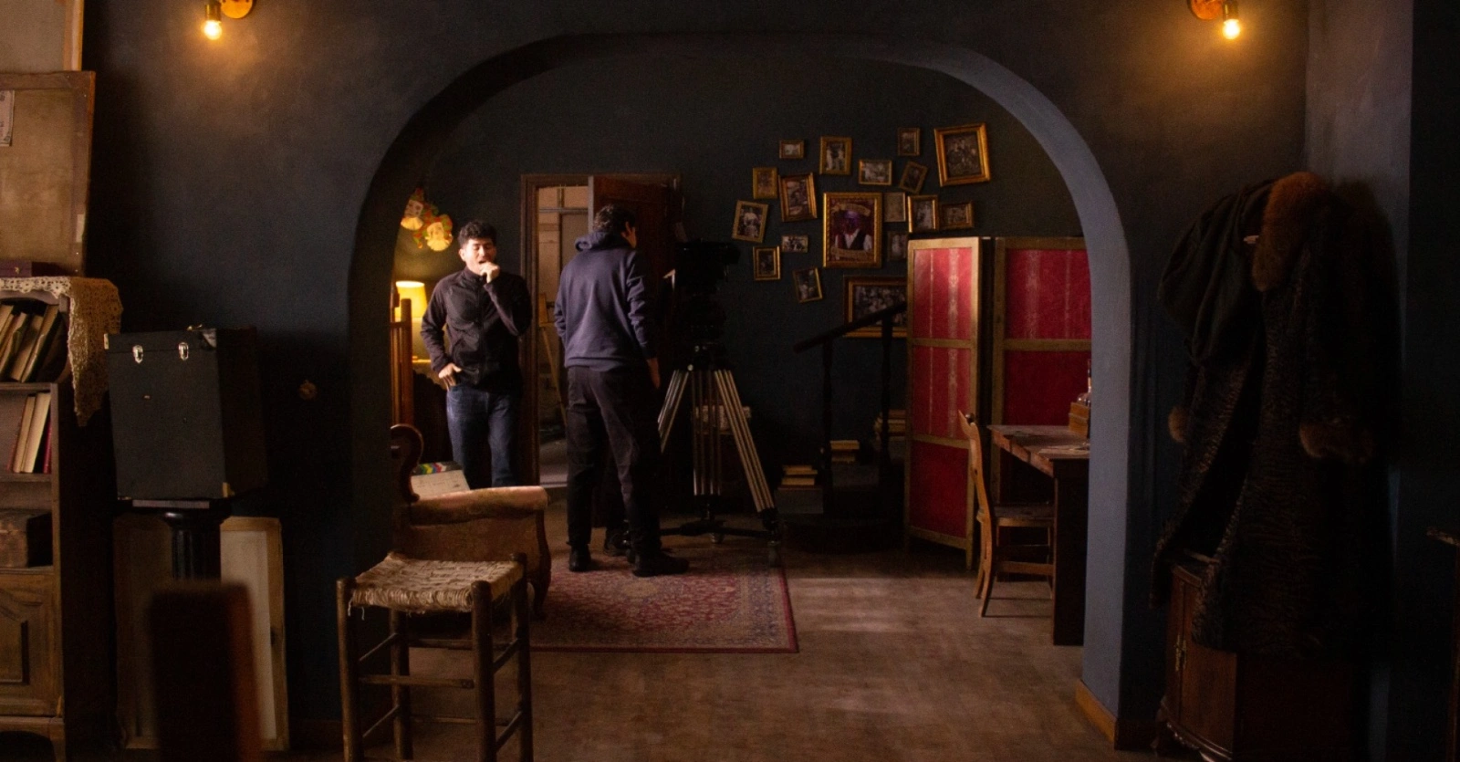 El fósforo en los ojos — decorado 2